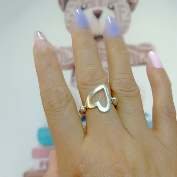 Gucci Silver Heart Ring - Picture 3 of 10